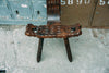 スペイン製の3つ脚の彫の木製椅子
