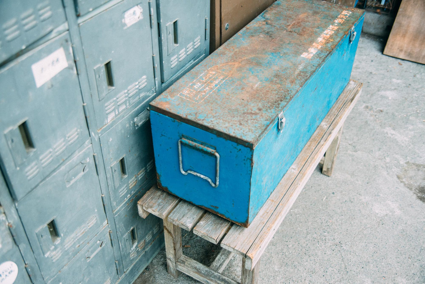 ナショナルの青がかっけーお仕事の道具箱だった鉄の箱