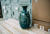 深い青が美しいオリエンタルな花瓶／陶工加藤宇助の作品